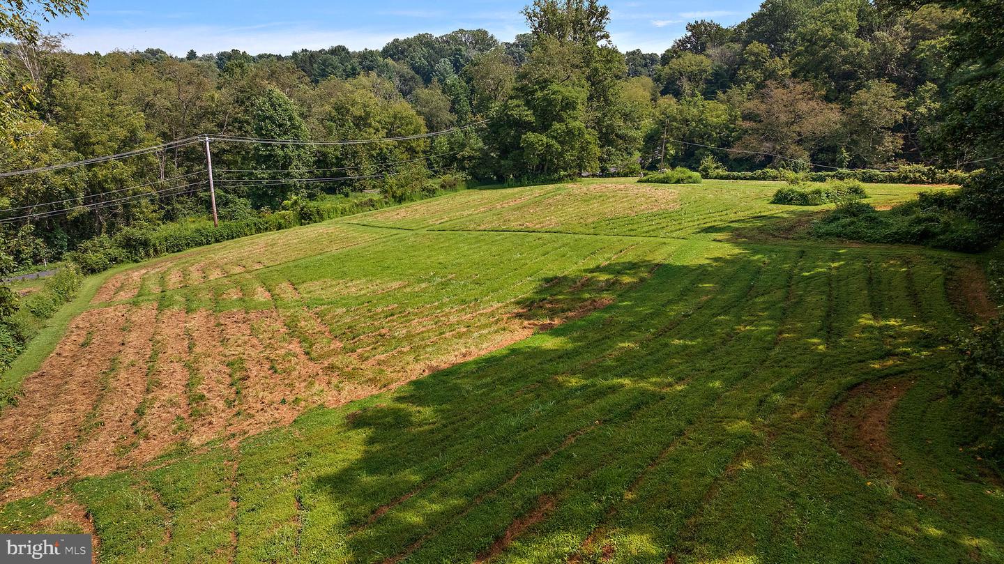 217 Bucktoe Rd Property Photo 4