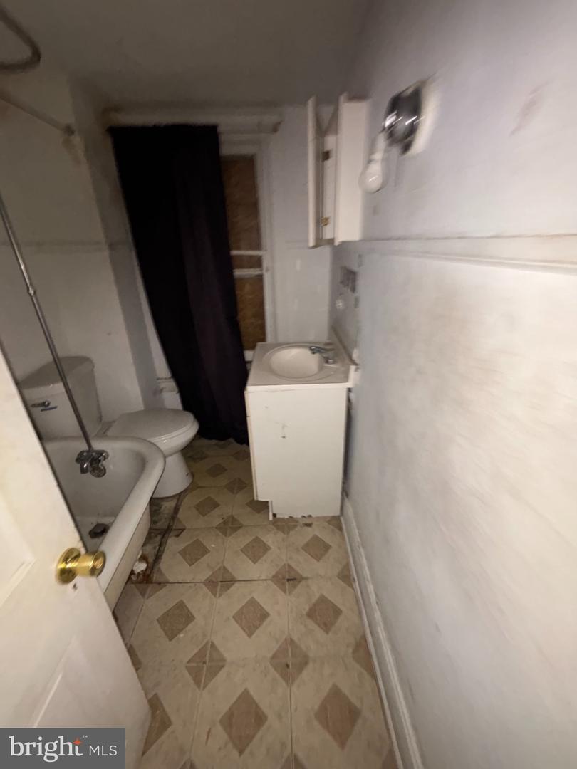 712 E Lincoln Hwy Property Photo 25