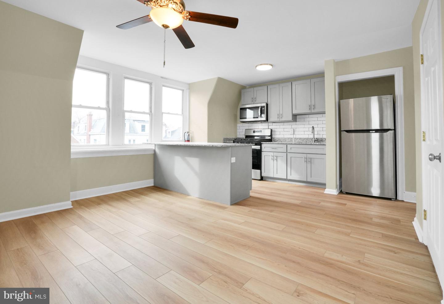 413 GAY ST #4 Property Photo 1