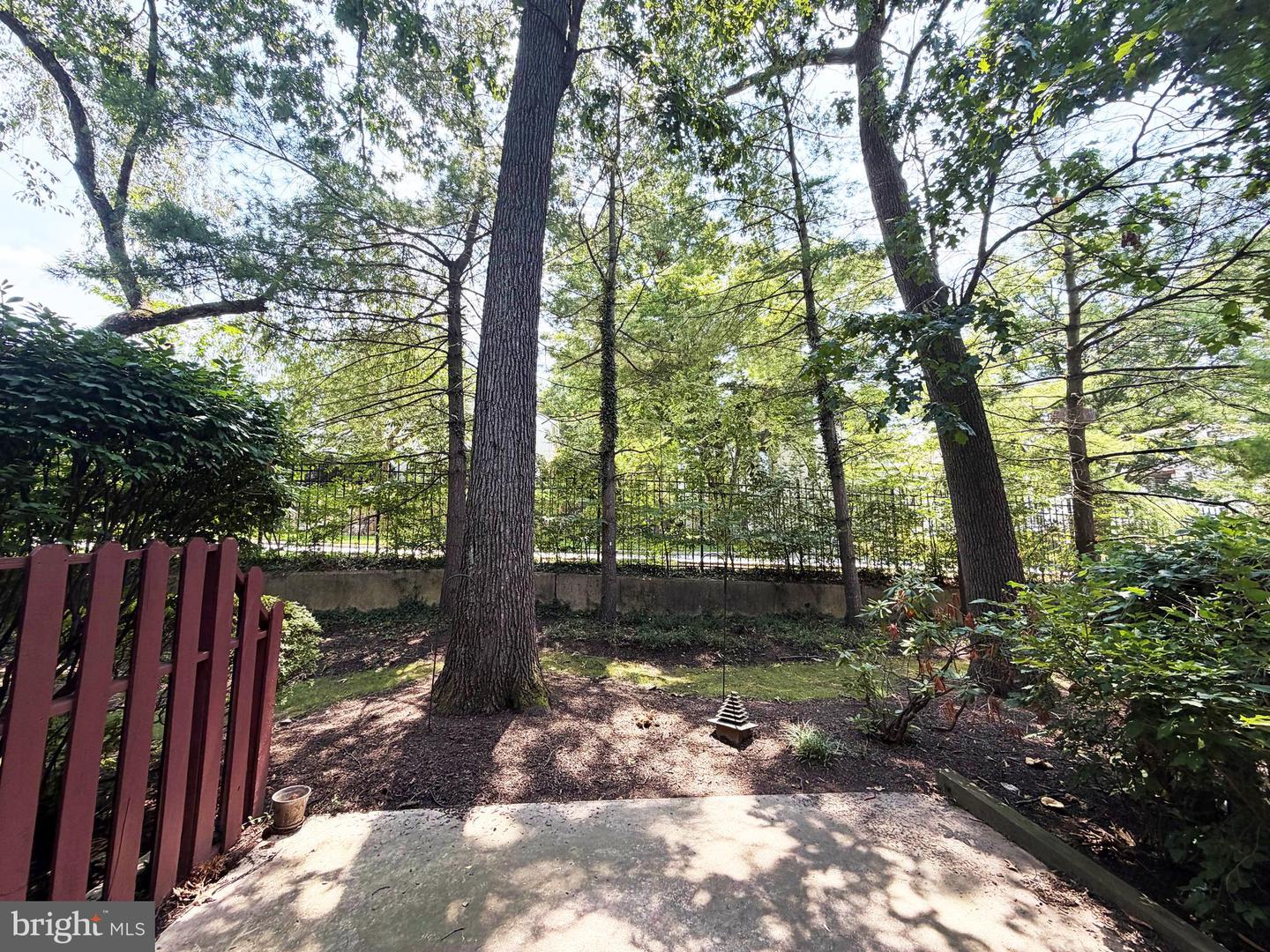 302 Brighton Cir Property Photo 5