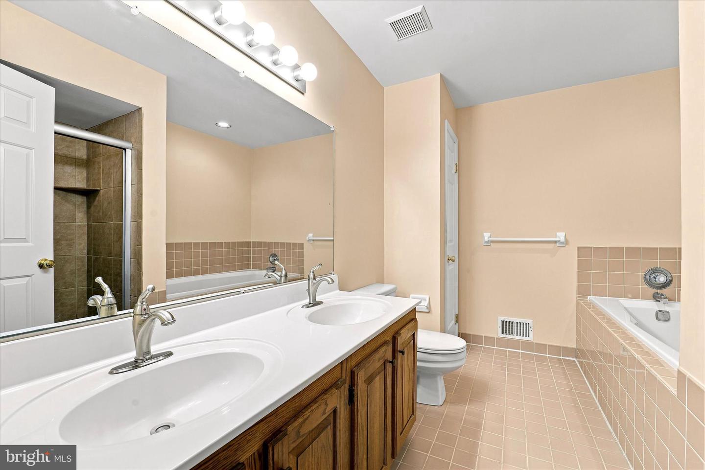 302 Brighton Cir Property Photo 23