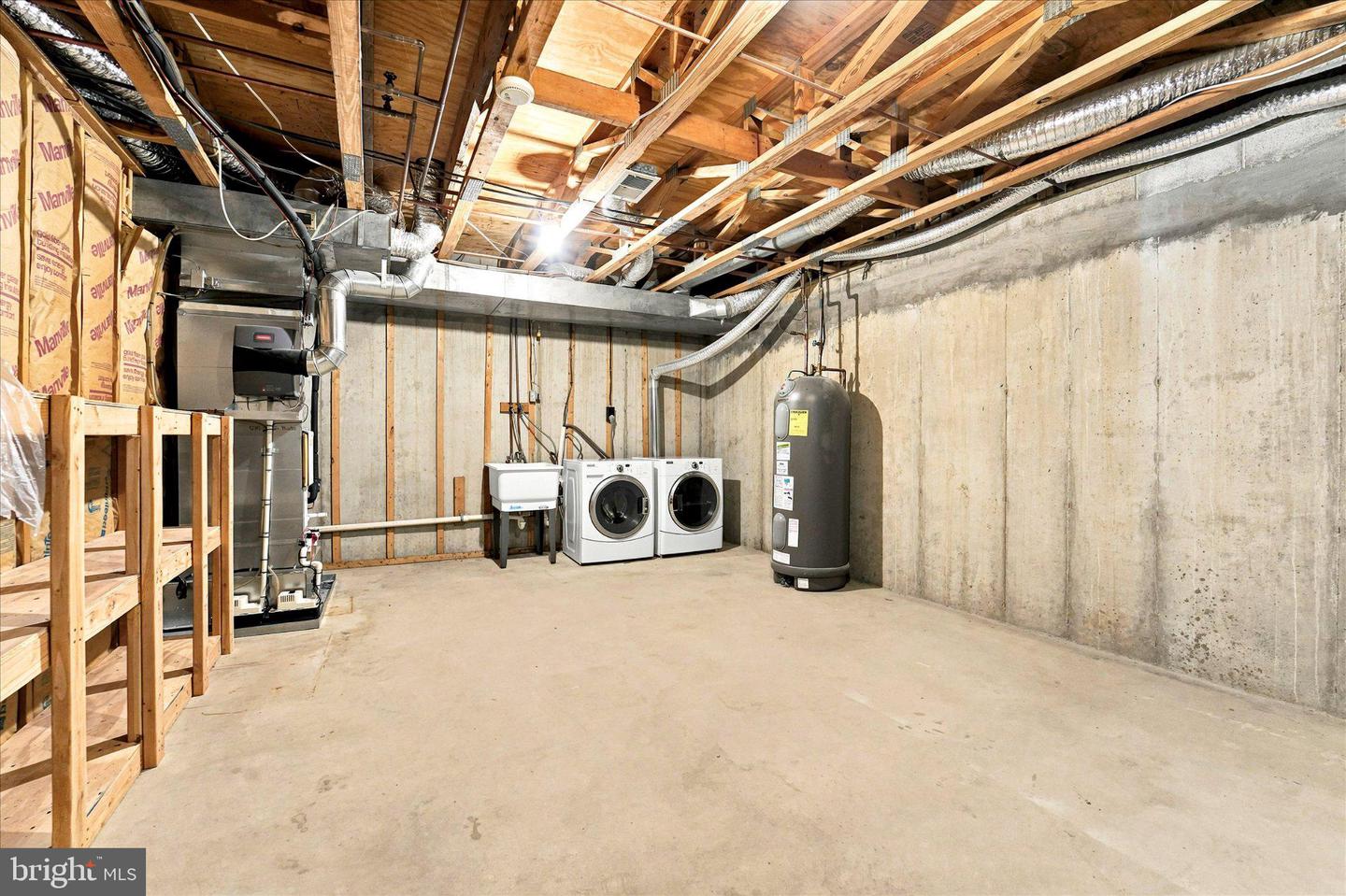 302 Brighton Cir Property Photo 33