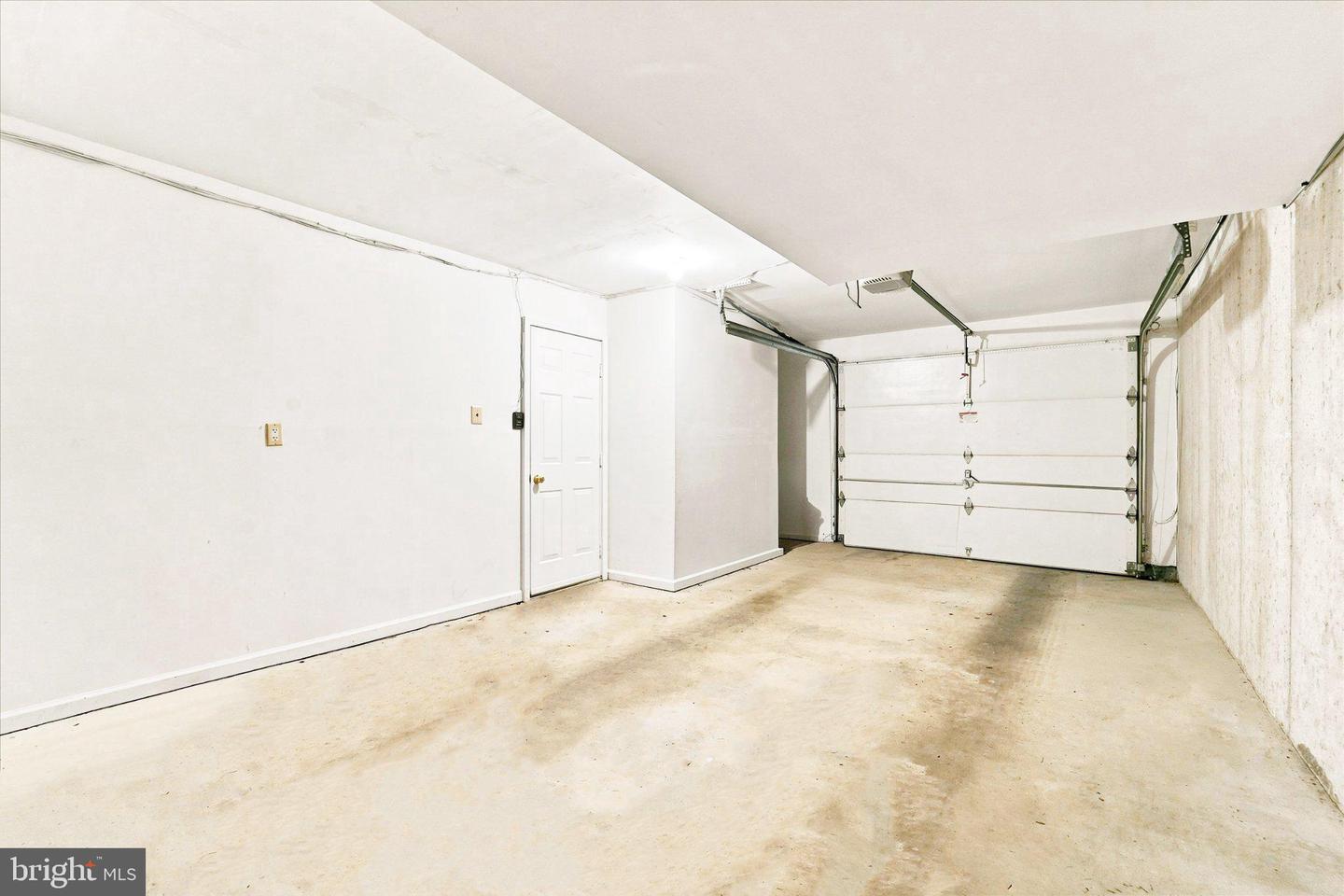 302 Brighton Cir Property Photo 34