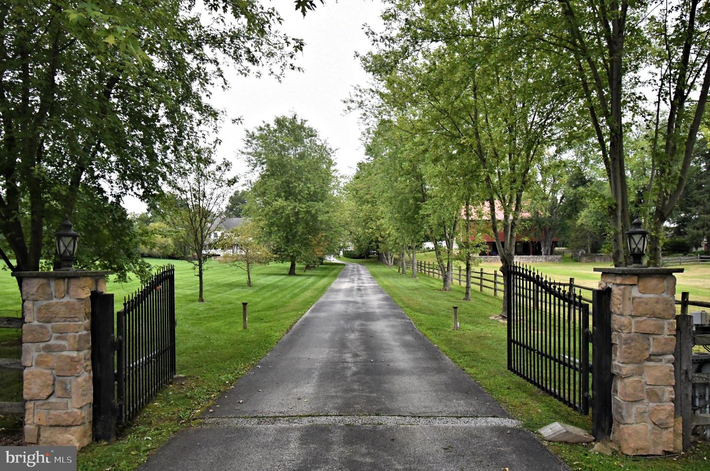 2 Traber Ln Property Photo 2