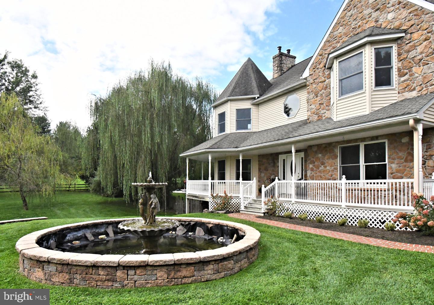 2 Traber Ln Property Photo 5