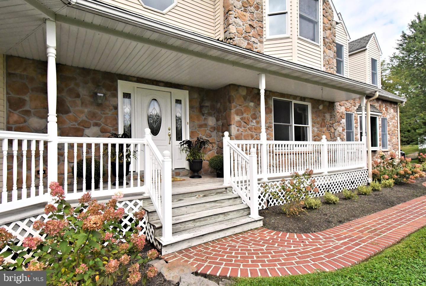2 Traber Ln Property Photo 8