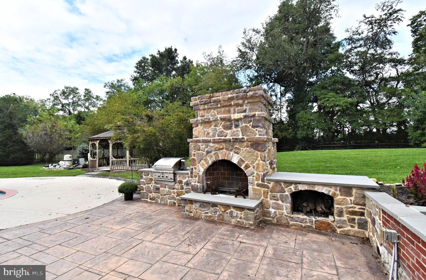 2 Traber Ln Property Photo 24