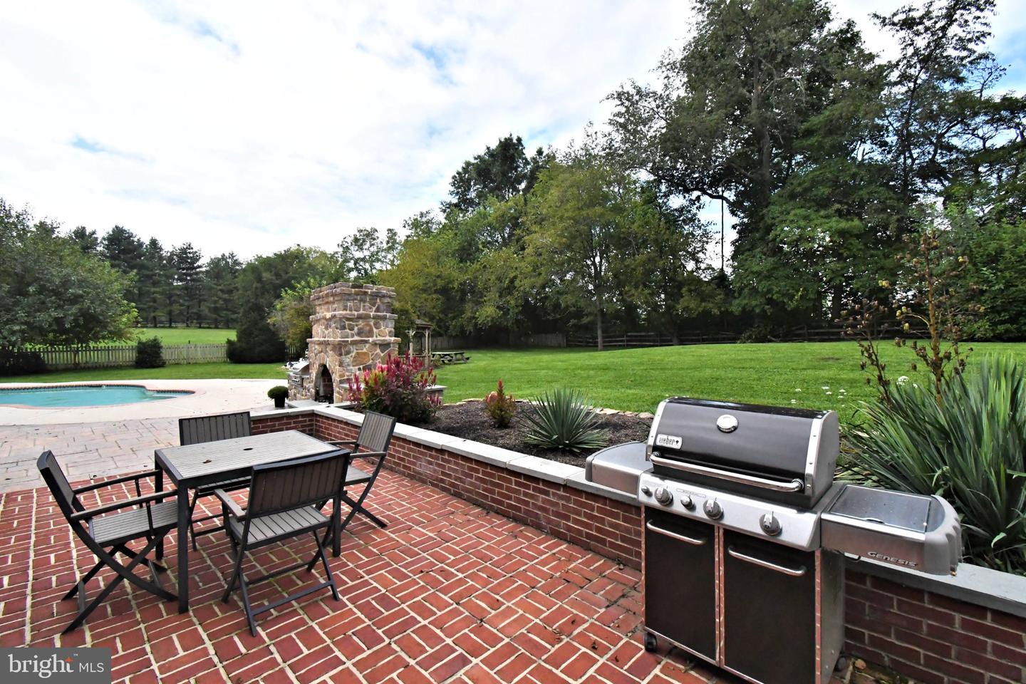 2 Traber Ln Property Photo 26