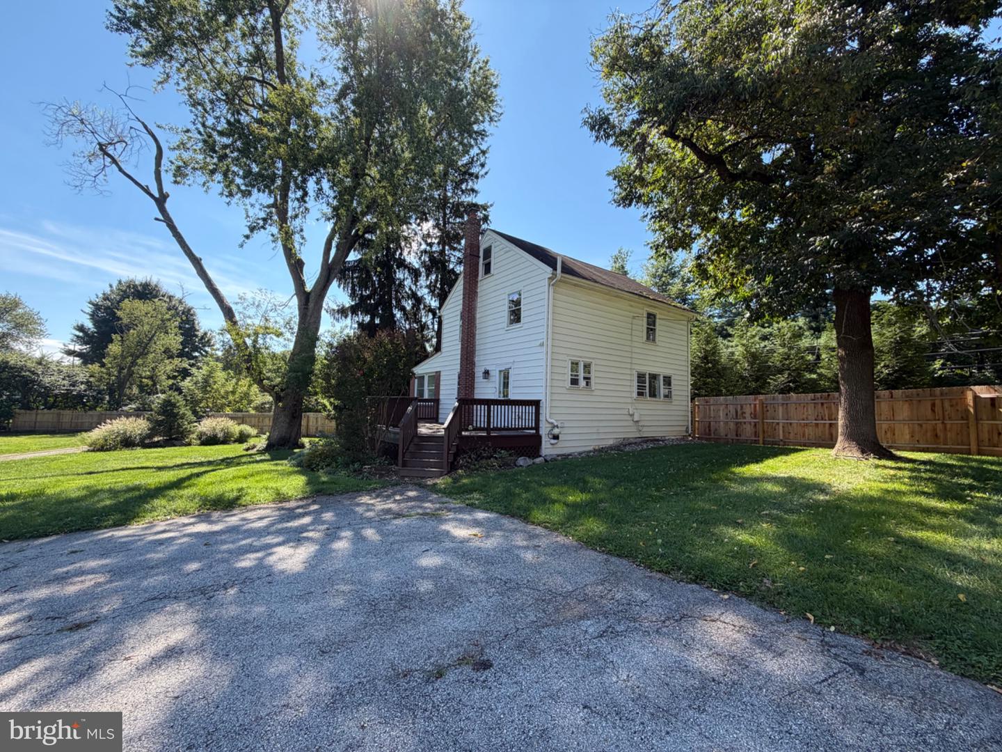 1247 Phoenixville Pike Property Photo 2