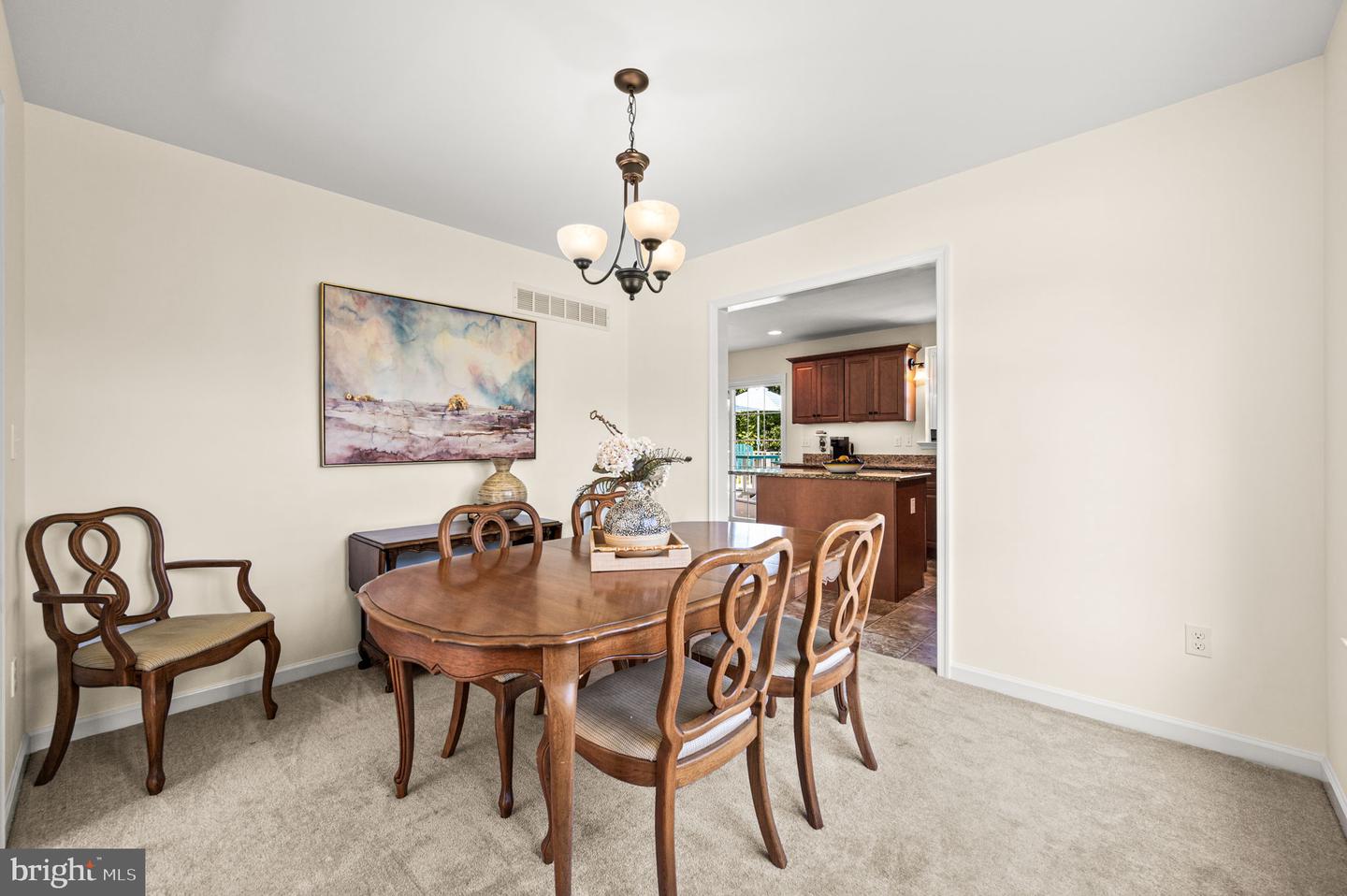 112 Burgundy Property Photo 5
