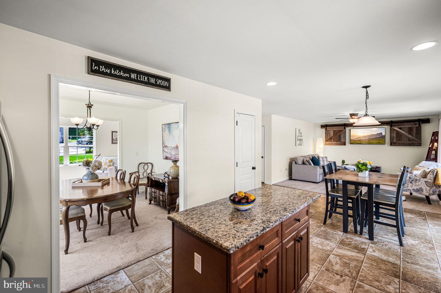 112 Burgundy Property Photo 8