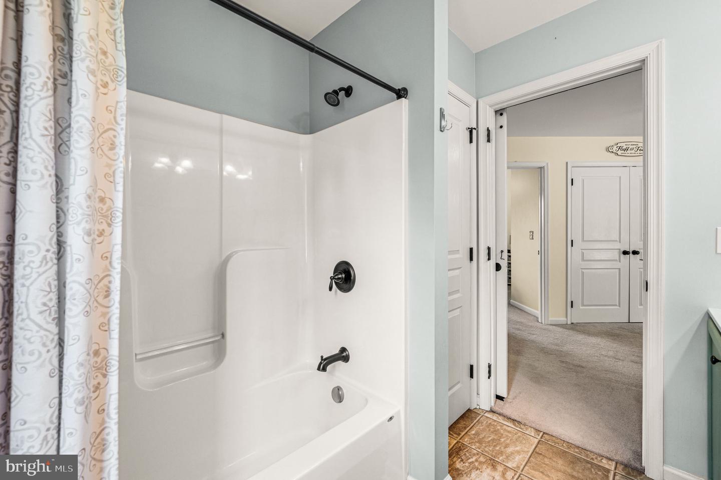 112 Burgundy Property Photo 23