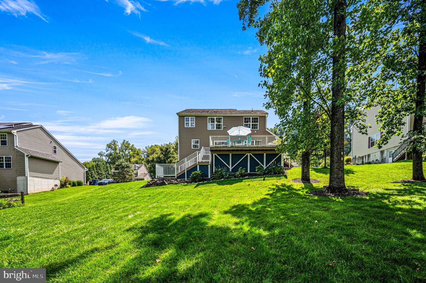 112 Burgundy Property Photo 25
