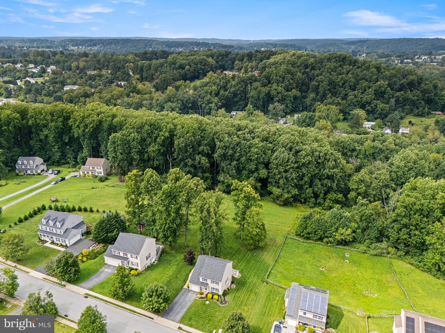 112 Burgundy Property Photo 30