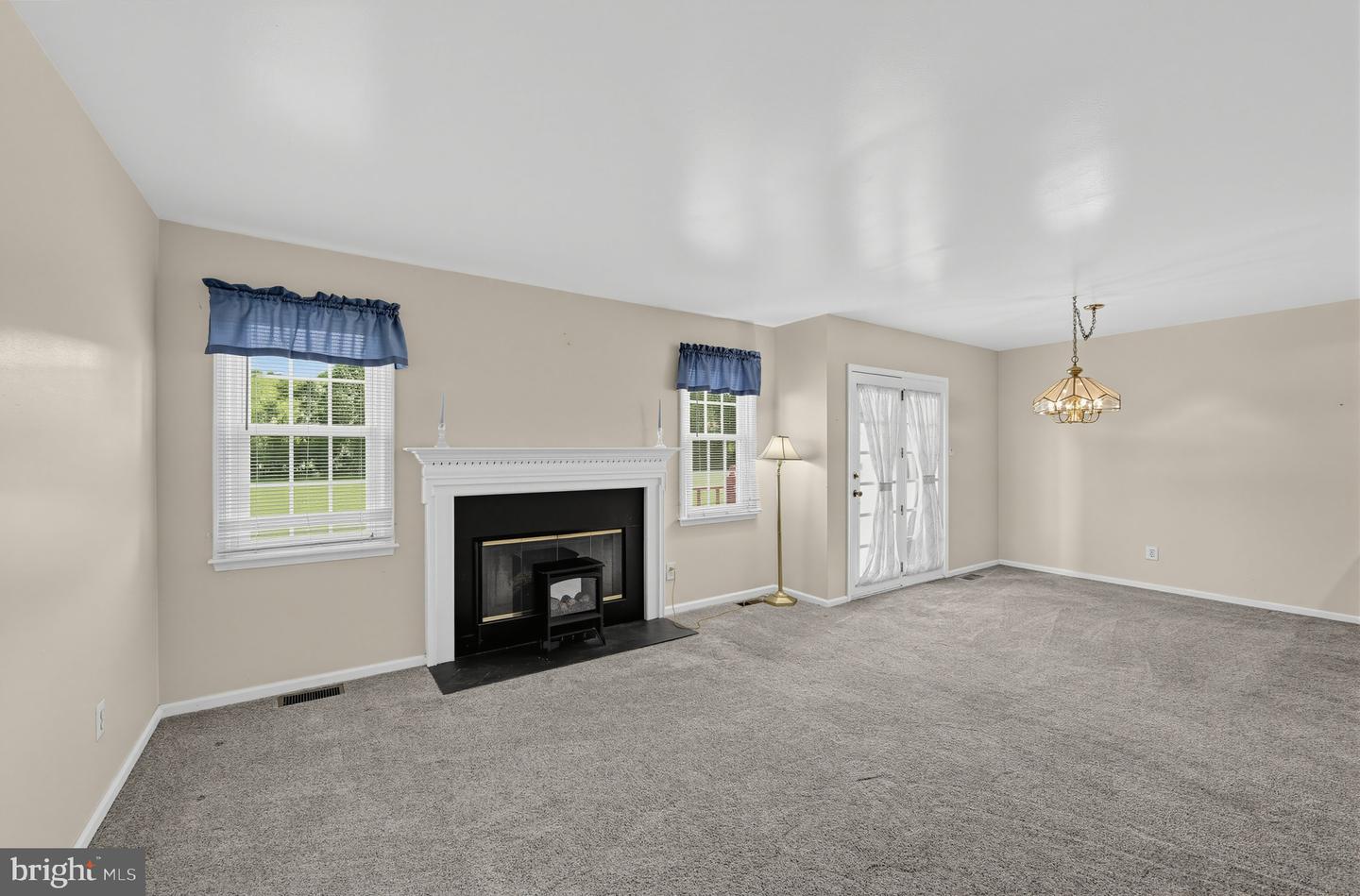 313 Welsh Cir Property Photo 6