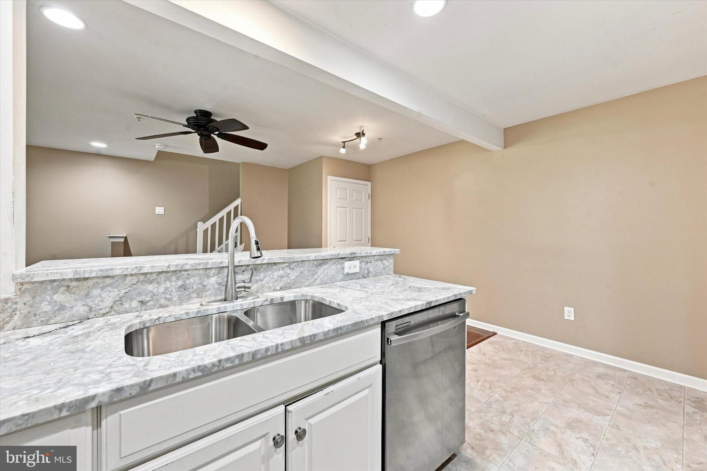 278 Flagstone Rd #3 Property Photo 8