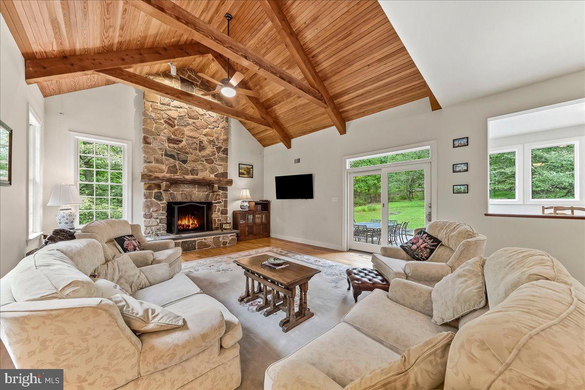 1 Wheelock Ln Property Photo 1