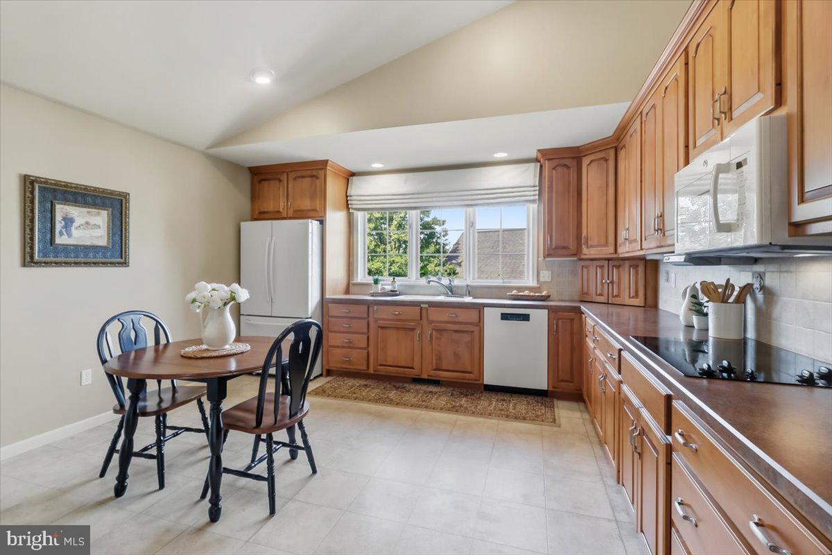 6 Parkside Dr Property Photo 5