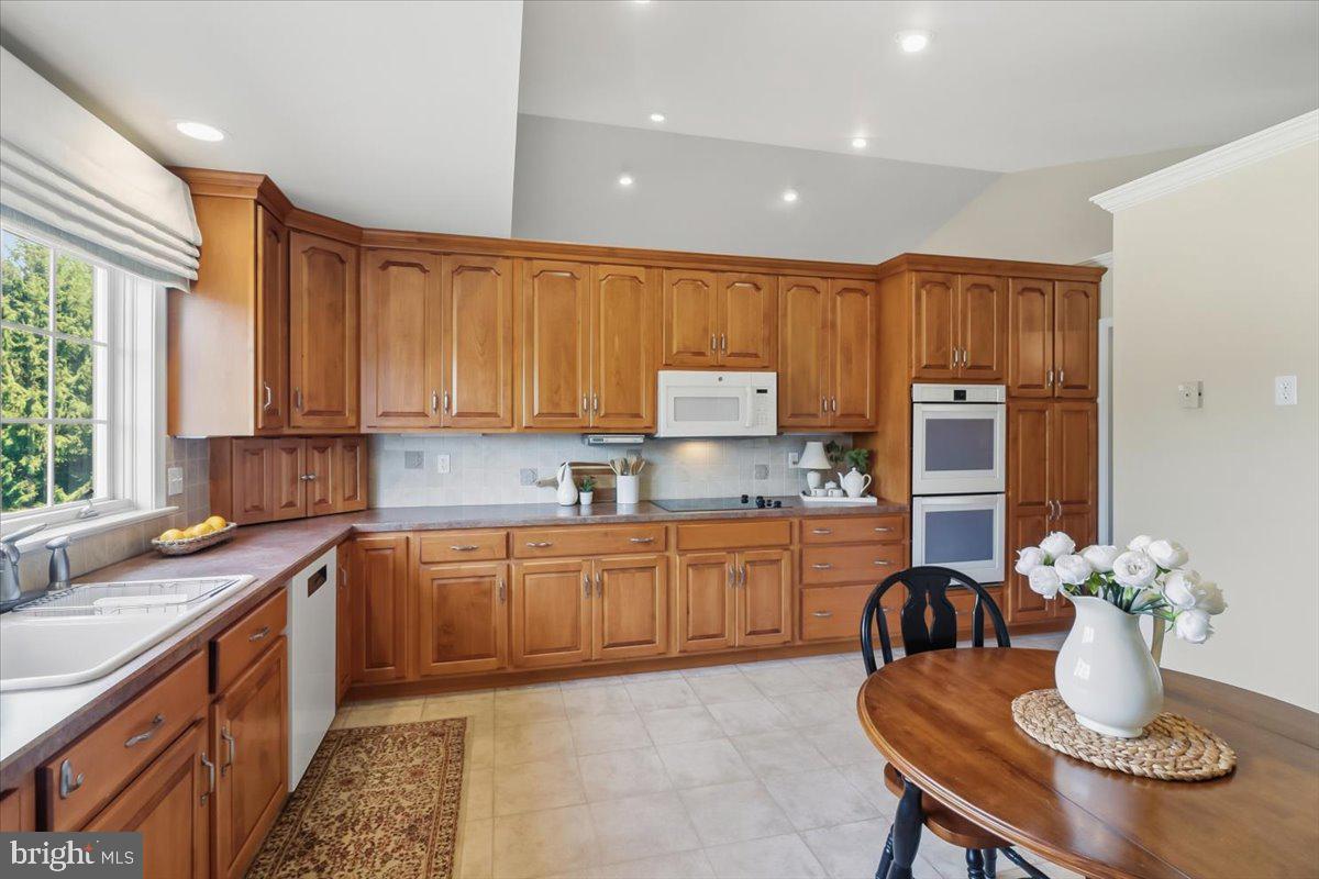 6 Parkside Dr Property Photo 6