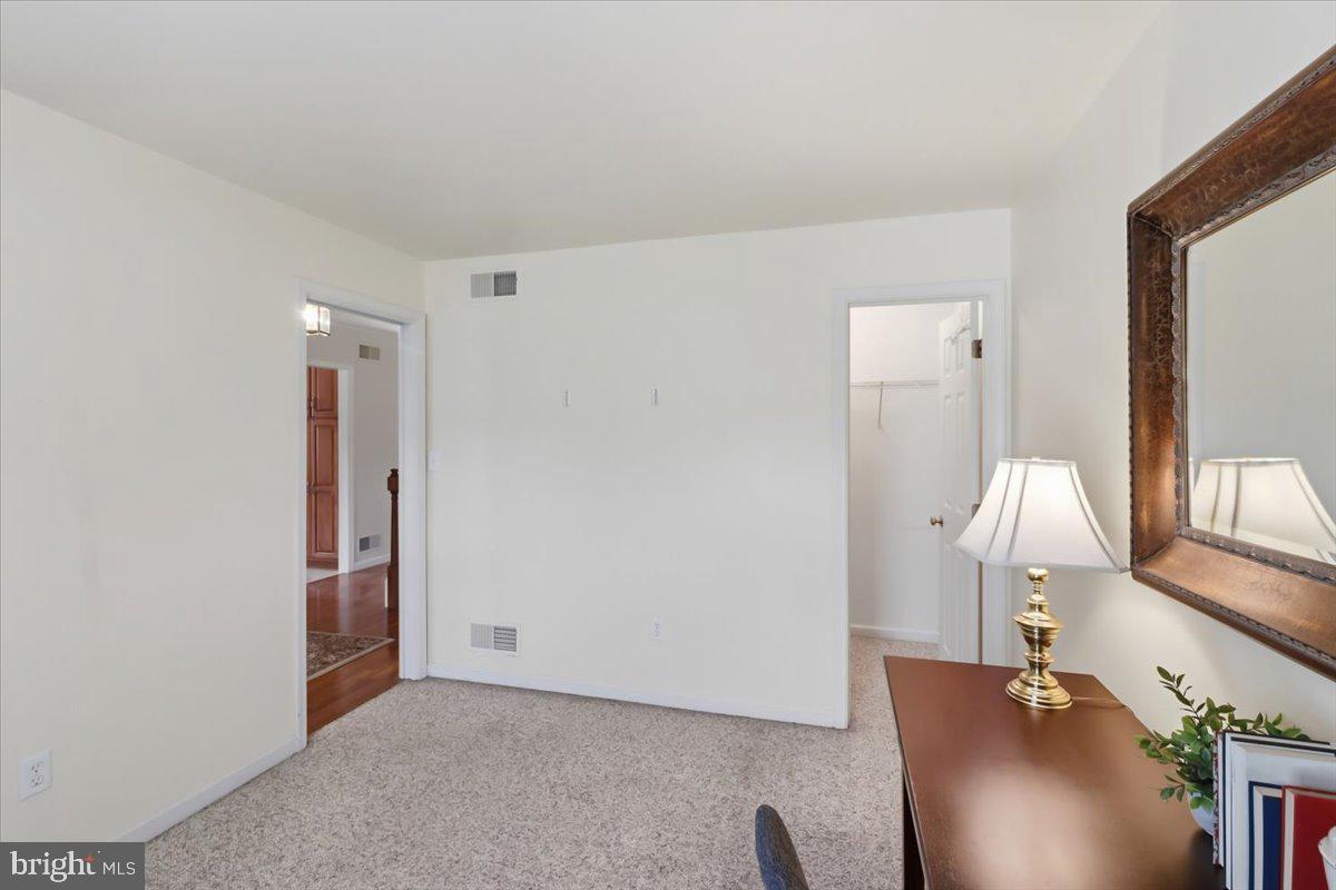6 Parkside Dr Property Photo 14