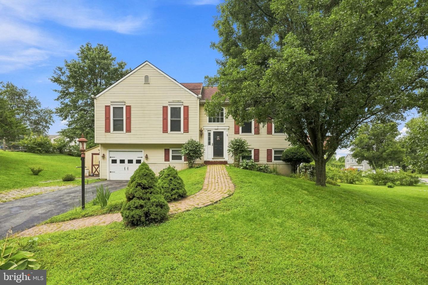 142 Wedgewood Rd Property Photo 2