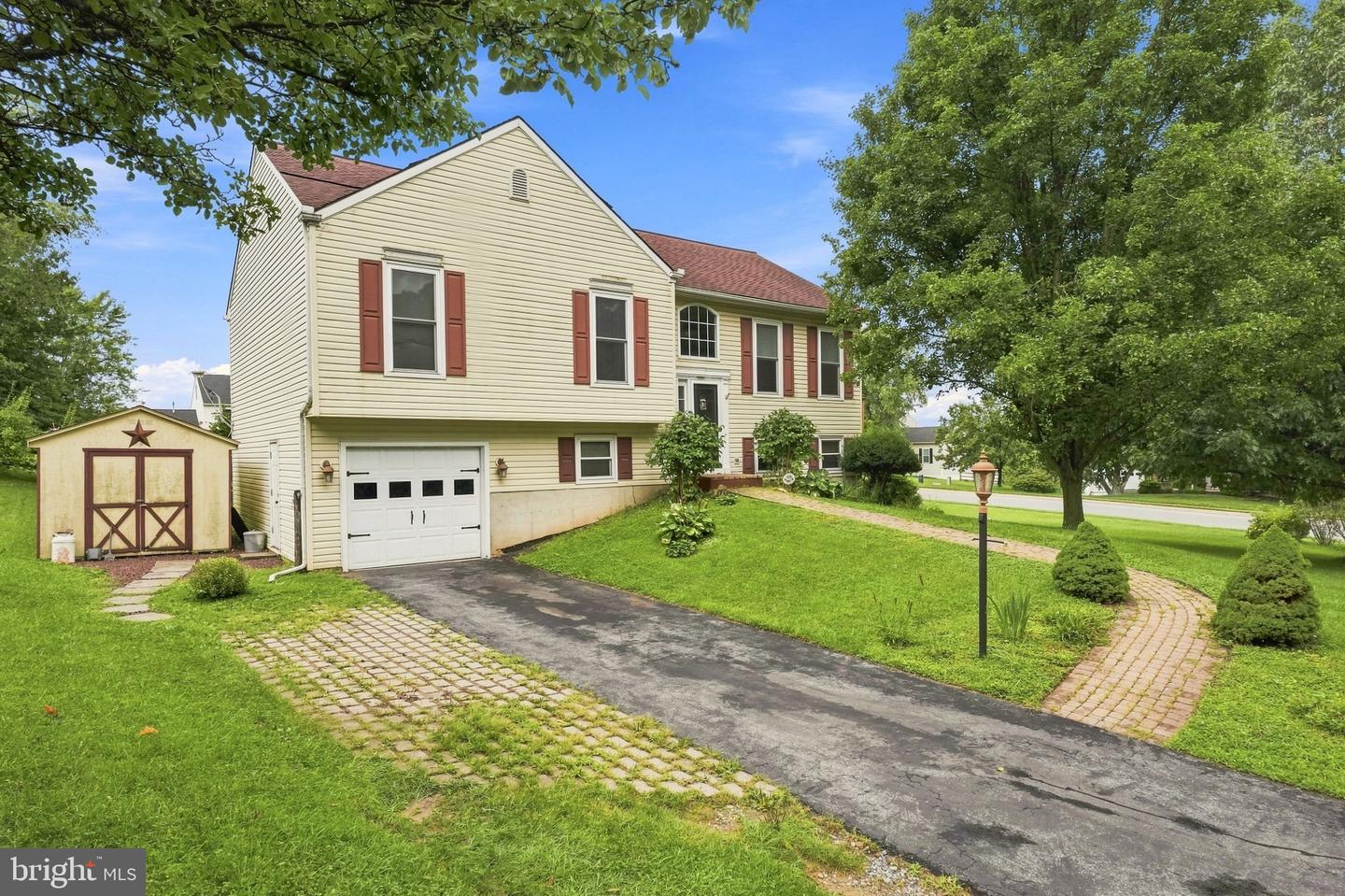 142 Wedgewood Rd Property Photo 4