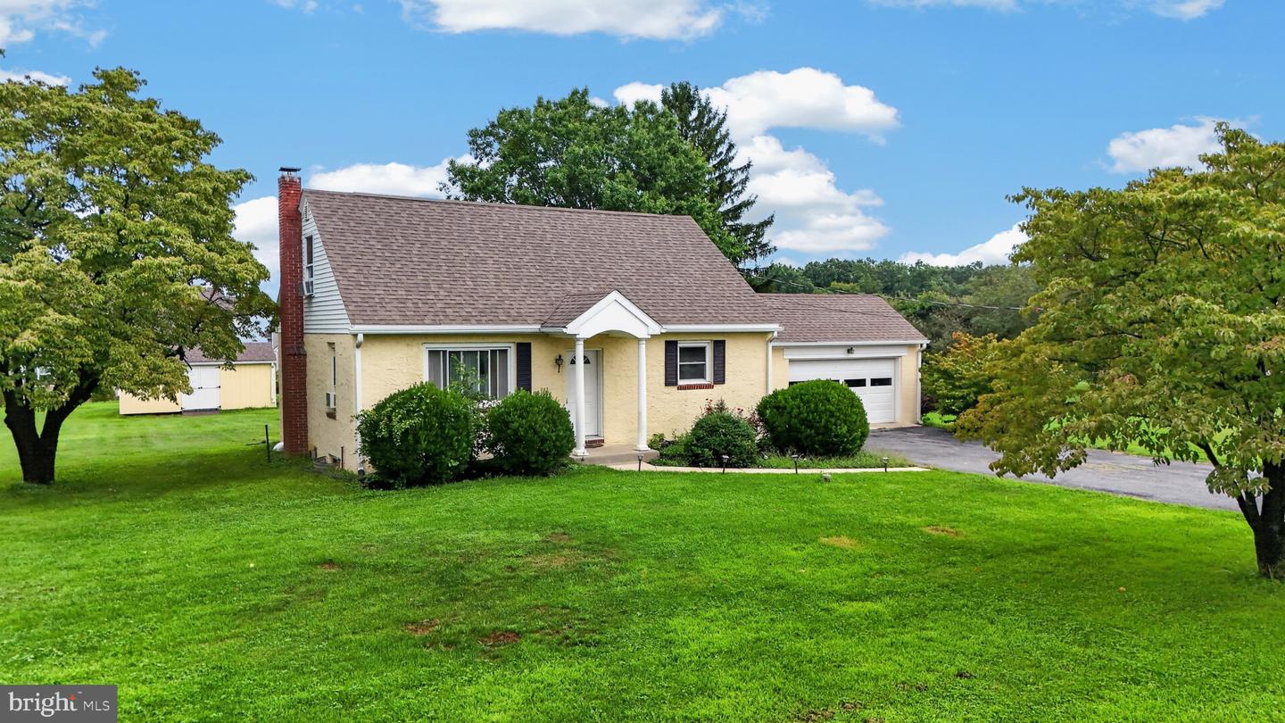 3471 Horseshoe Pike Property Photo 1