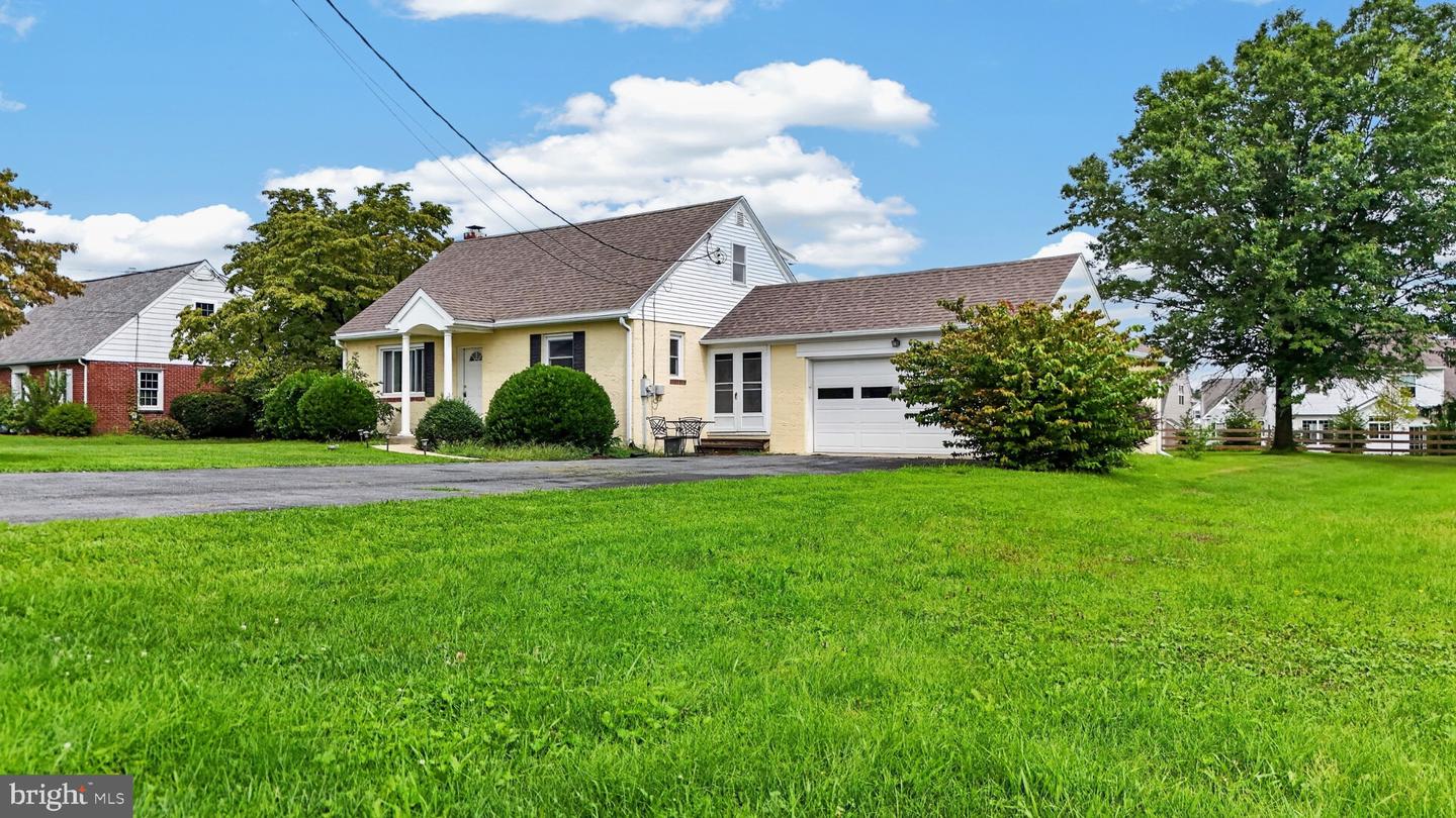 3471 Horseshoe Pike Property Photo 5