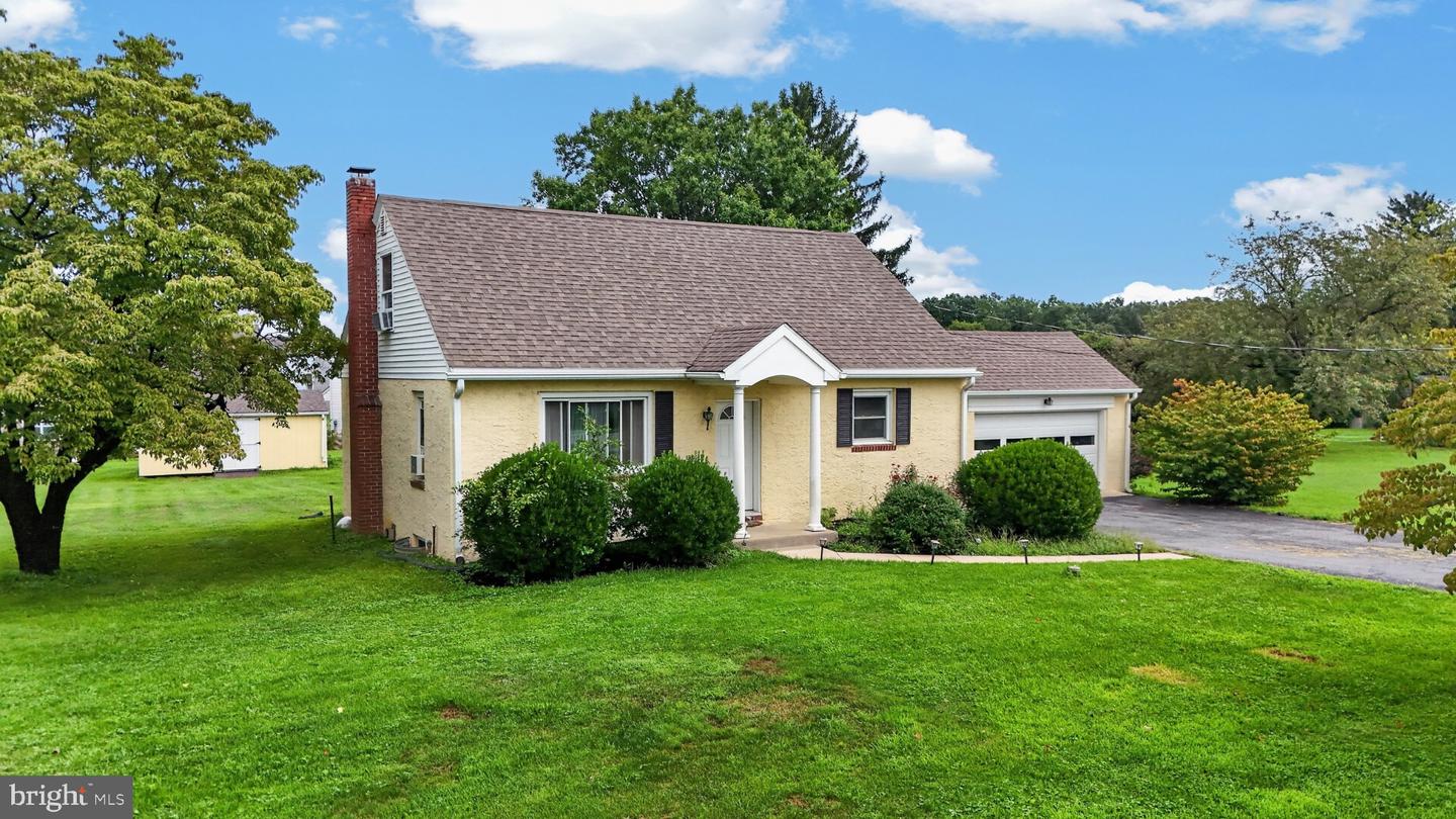 3471 Horseshoe Pike Property Photo 6