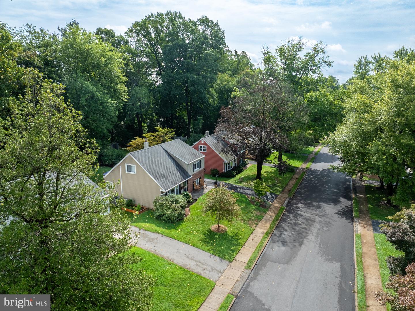 25 Greentree Ln Property Photo 3