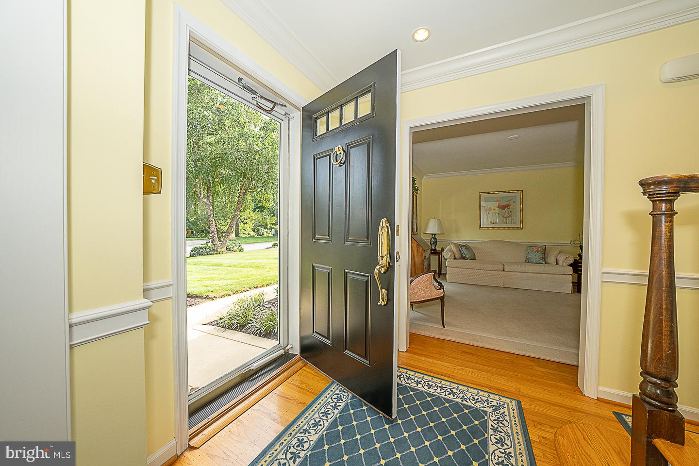 487 Winston Way Property Photo 2