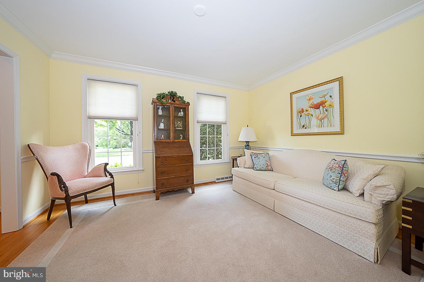 487 Winston Way Property Photo 5
