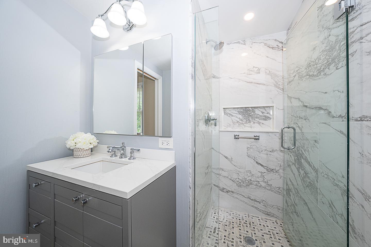 487 Winston Way Property Photo 24