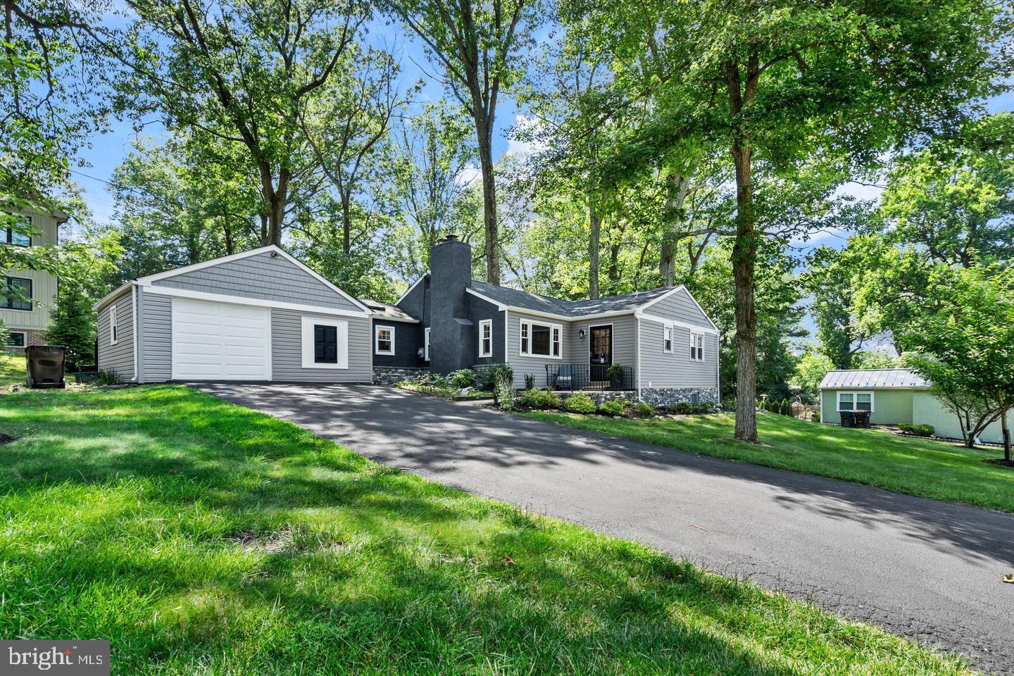 305 Irish Rd Property Photo 1
