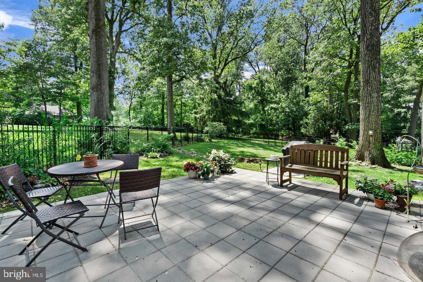 305 Irish Rd Property Photo 3