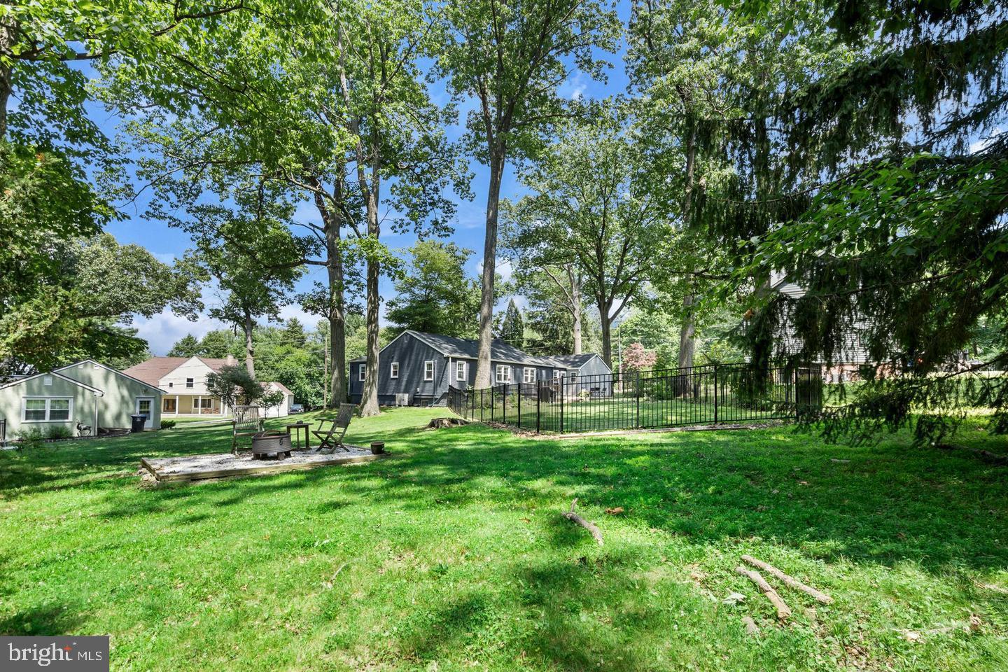 305 Irish Rd Property Photo 4