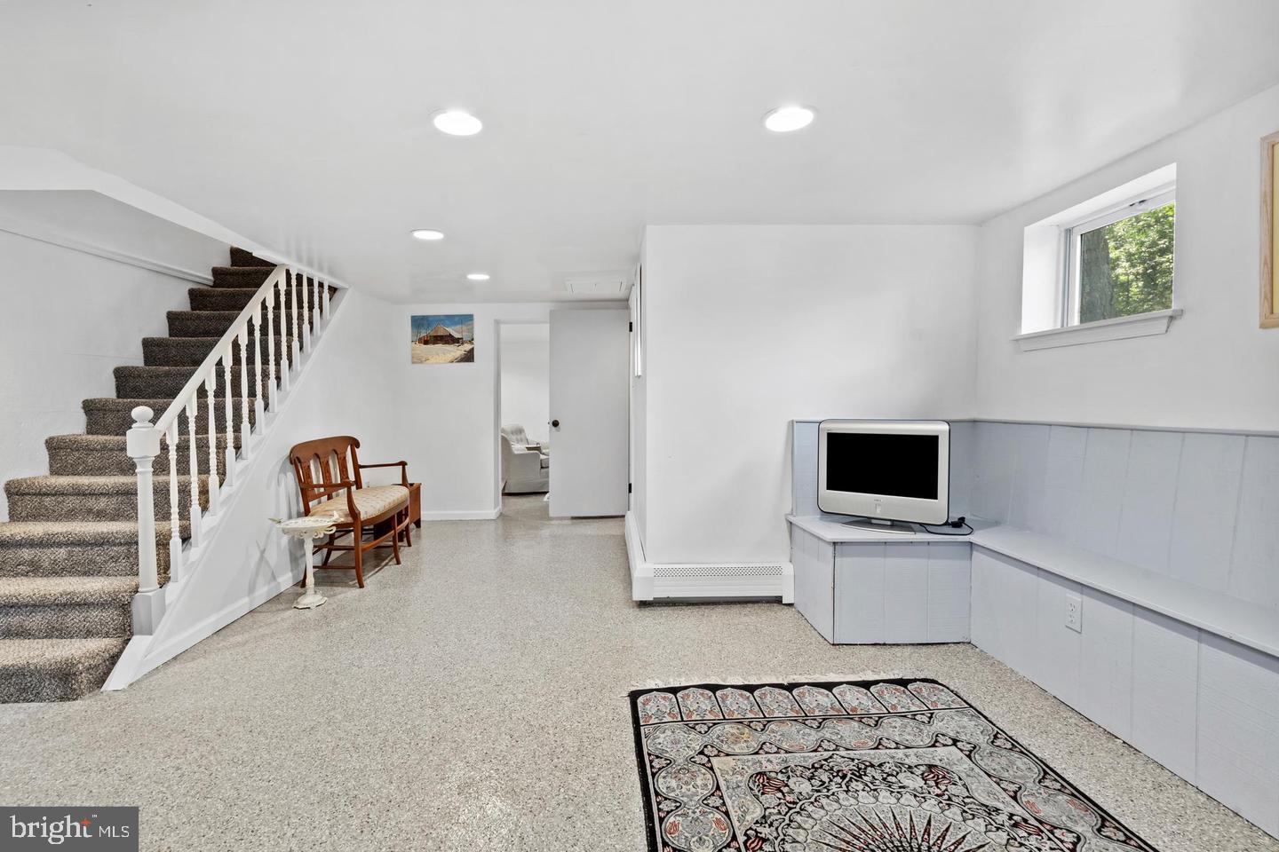 305 Irish Rd Property Photo 17