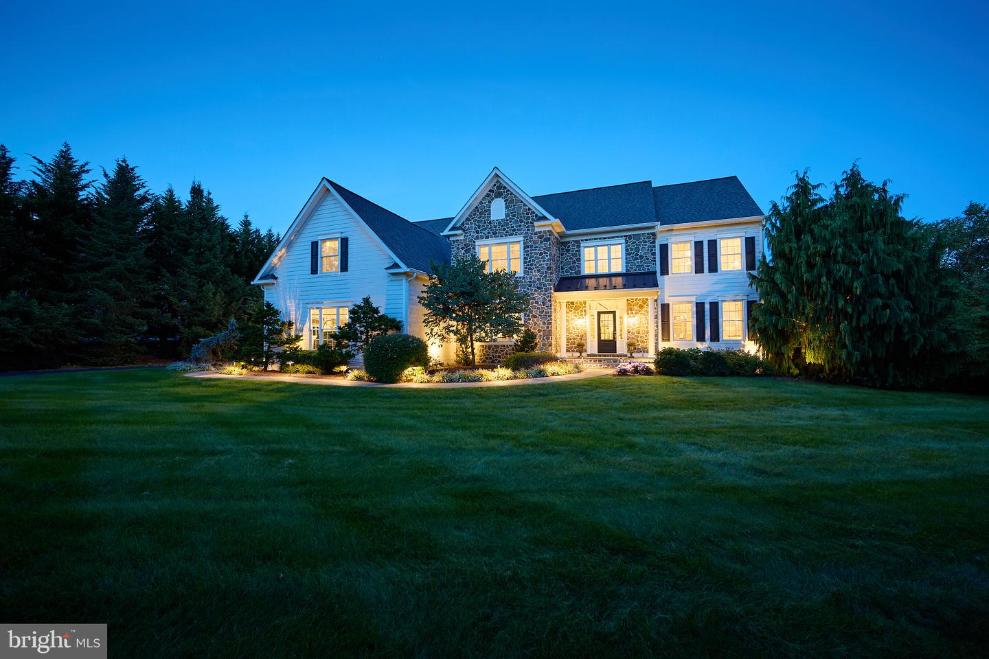 48 Lily Pond Ln Property Photo 1
