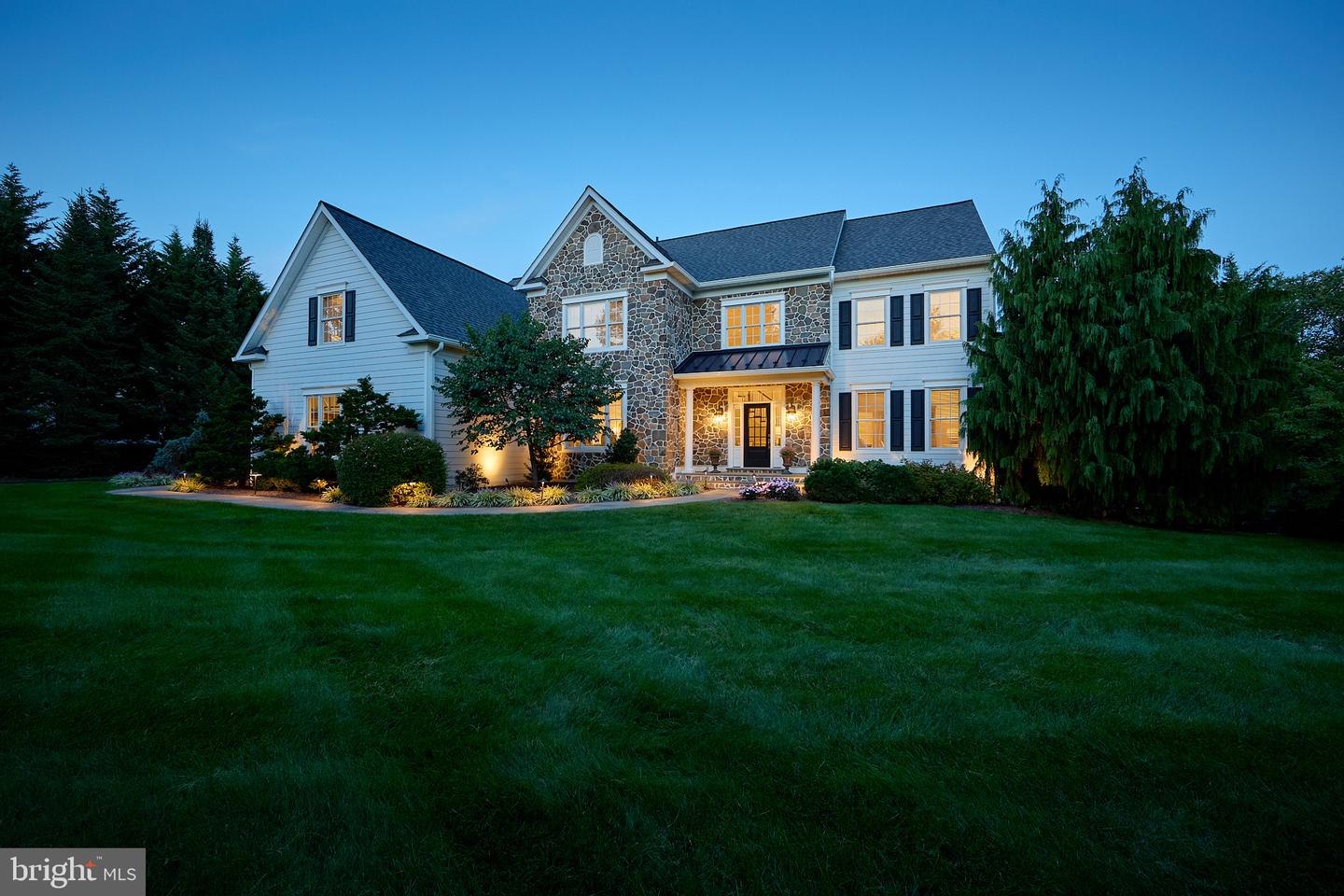 48 Lily Pond Ln Property Photo 1