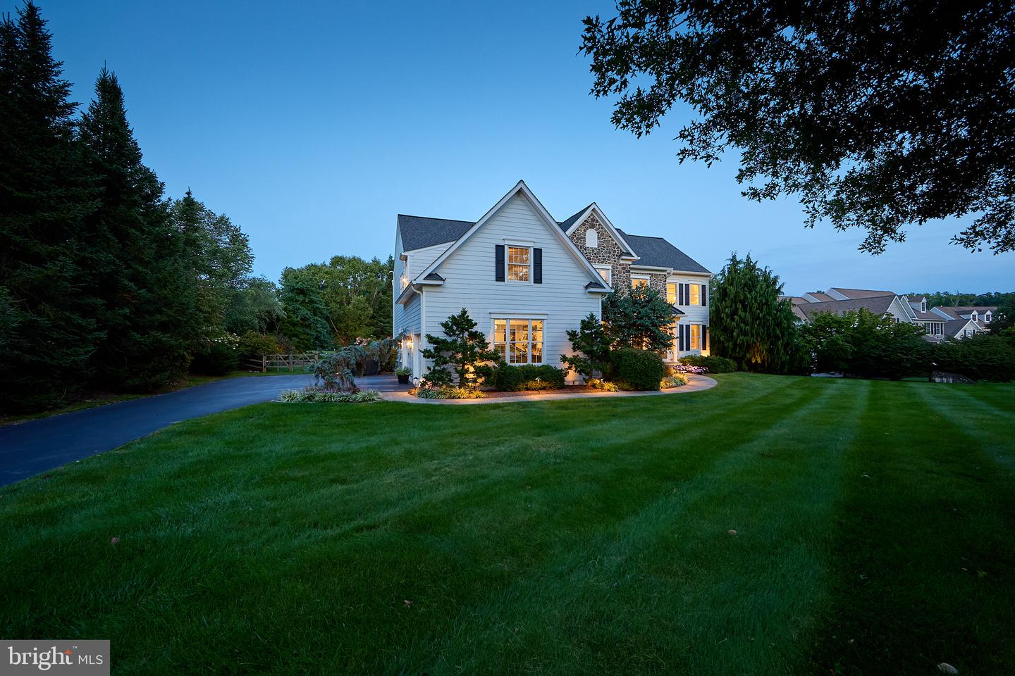 48 Lily Pond Ln Property Photo 8