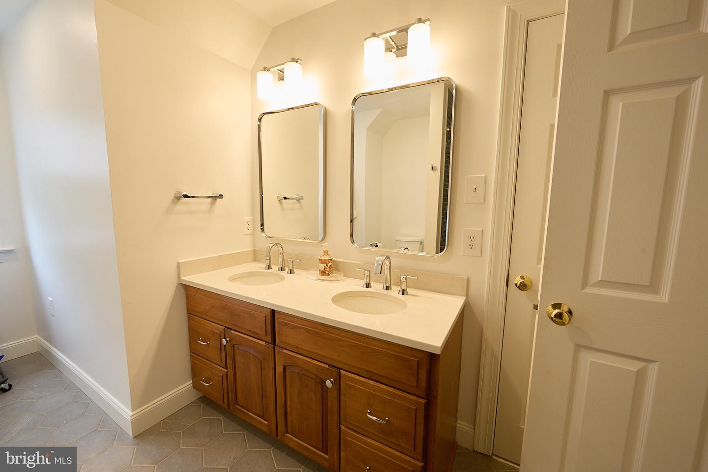 48 Lily Pond Ln Property Photo 53