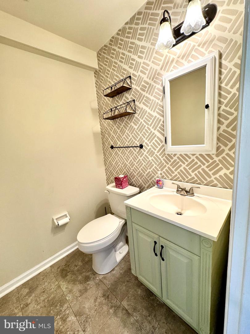 122 Caernarvon Ct Property Photo 11