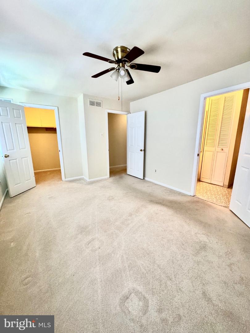 122 Caernarvon Ct Property Photo 17