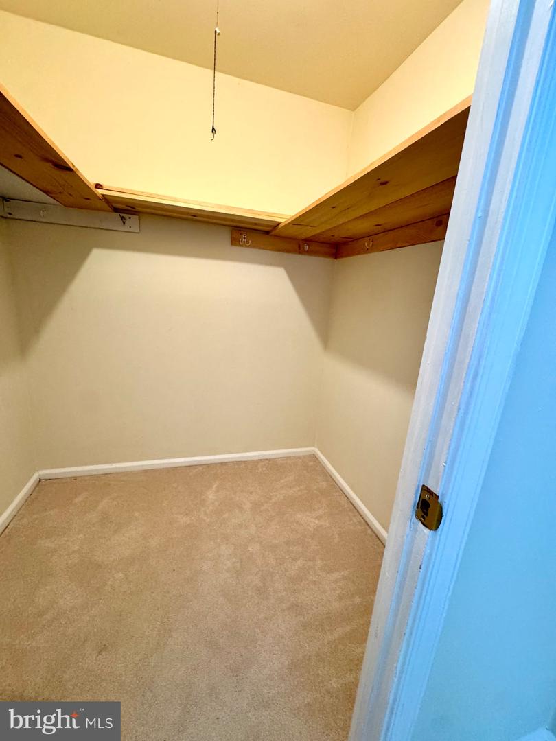 122 Caernarvon Ct Property Photo 18