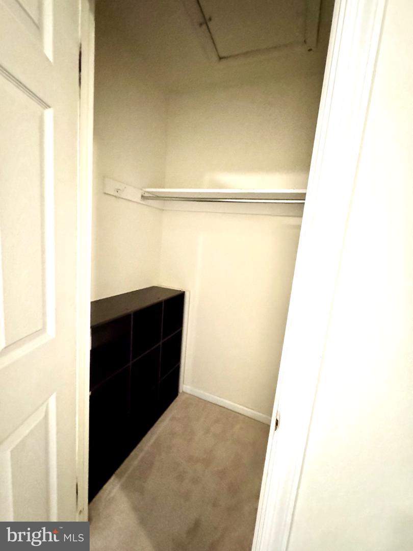 122 Caernarvon Ct Property Photo 23