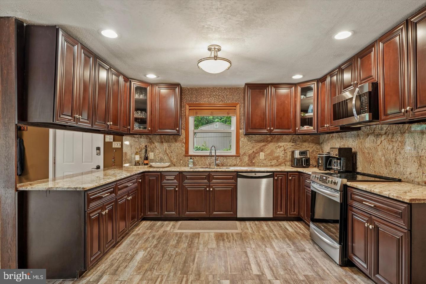 PACT2135372 Property Photo 10