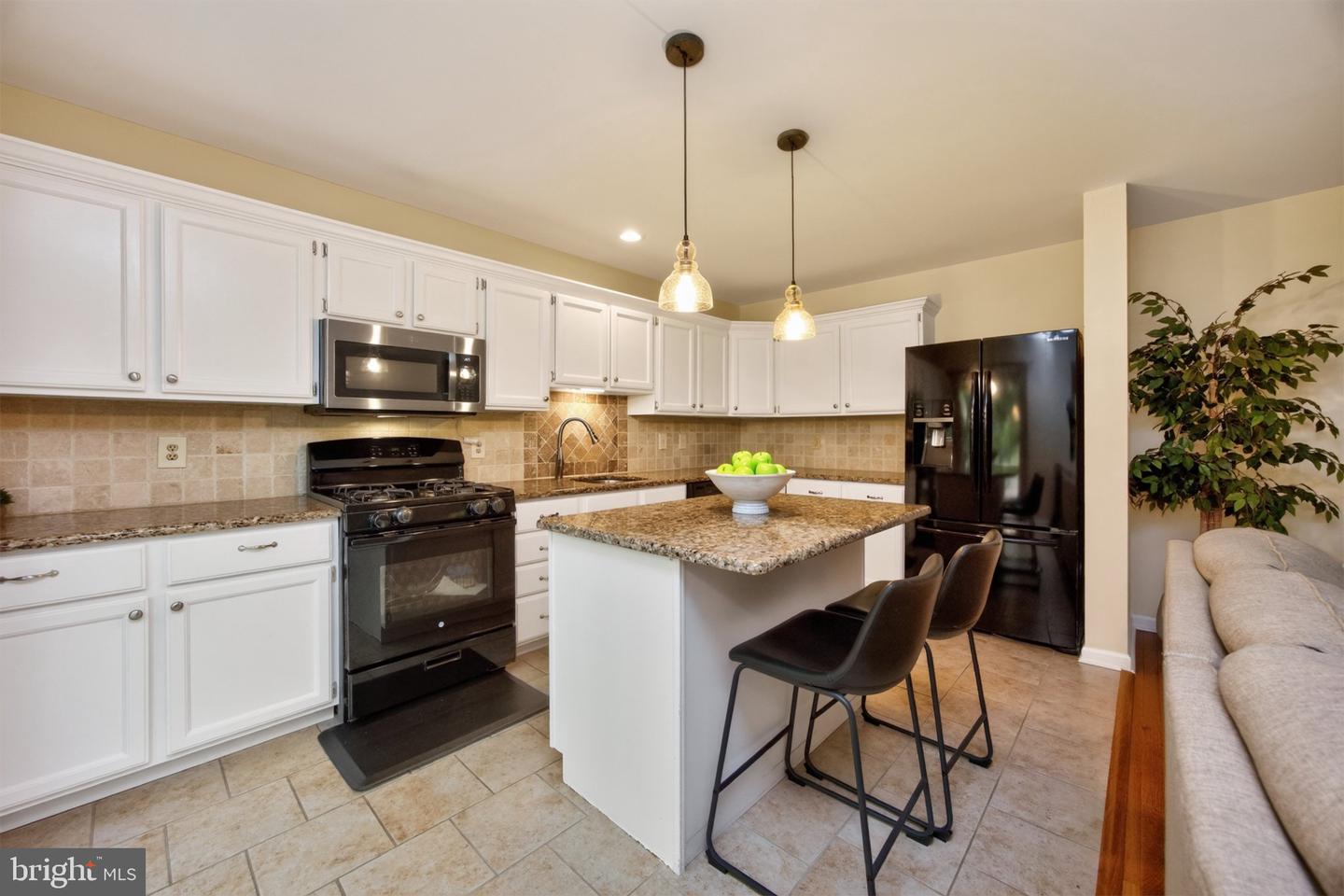 1405 Aspen Ct Property Photo 2