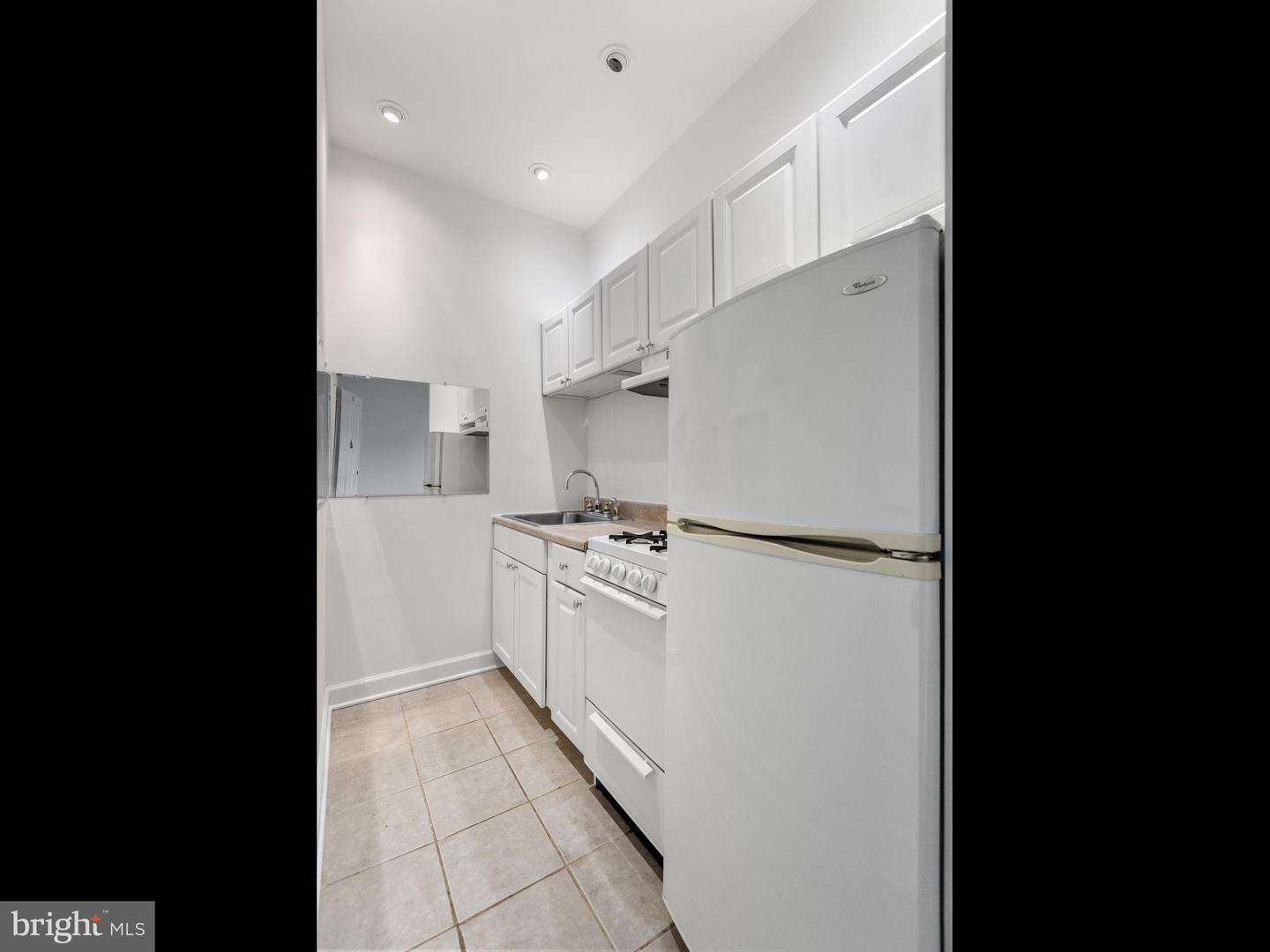 318 N Matlack St #2f Property Photo 13