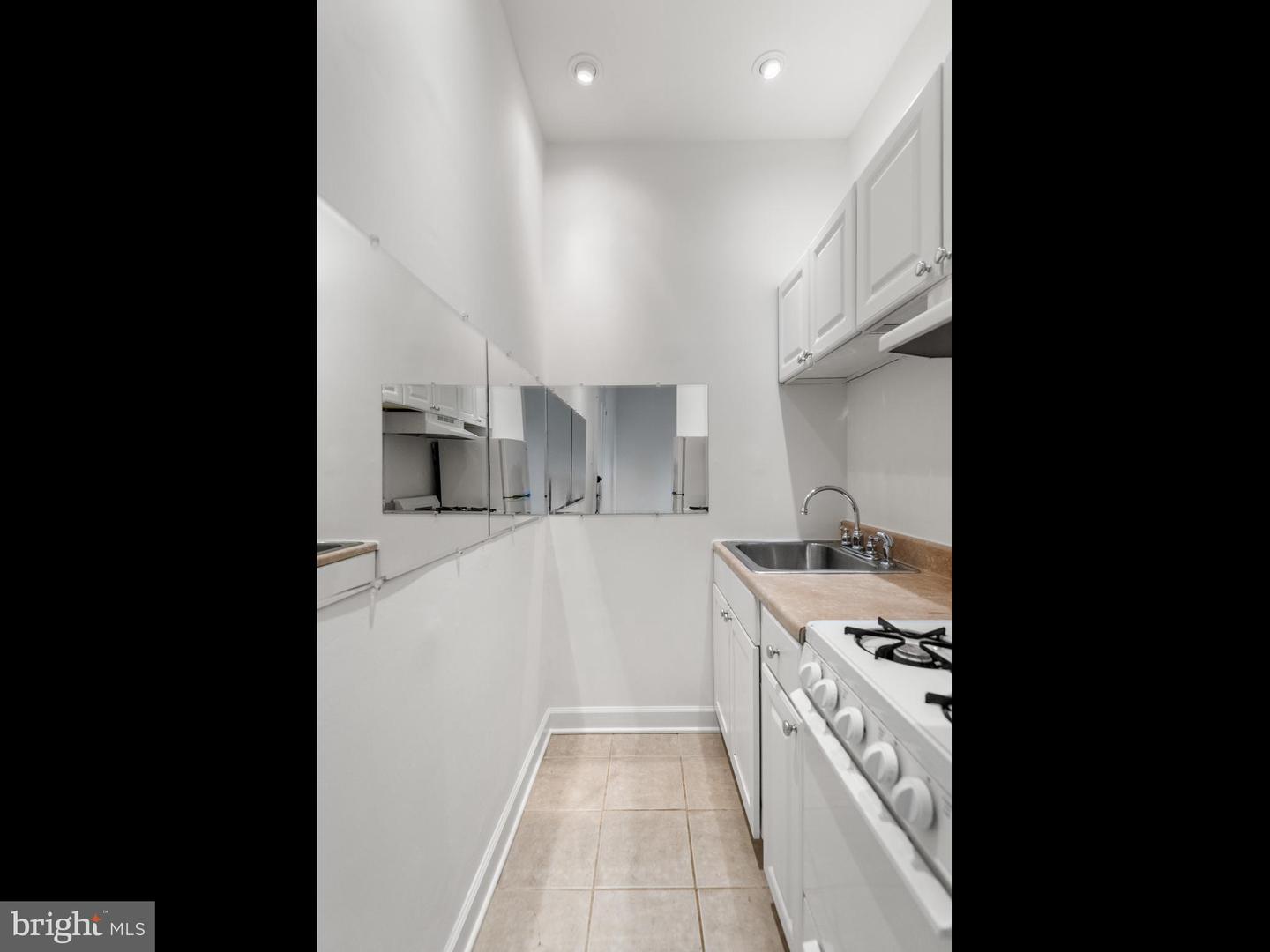 318 N Matlack St #2f Property Photo 15