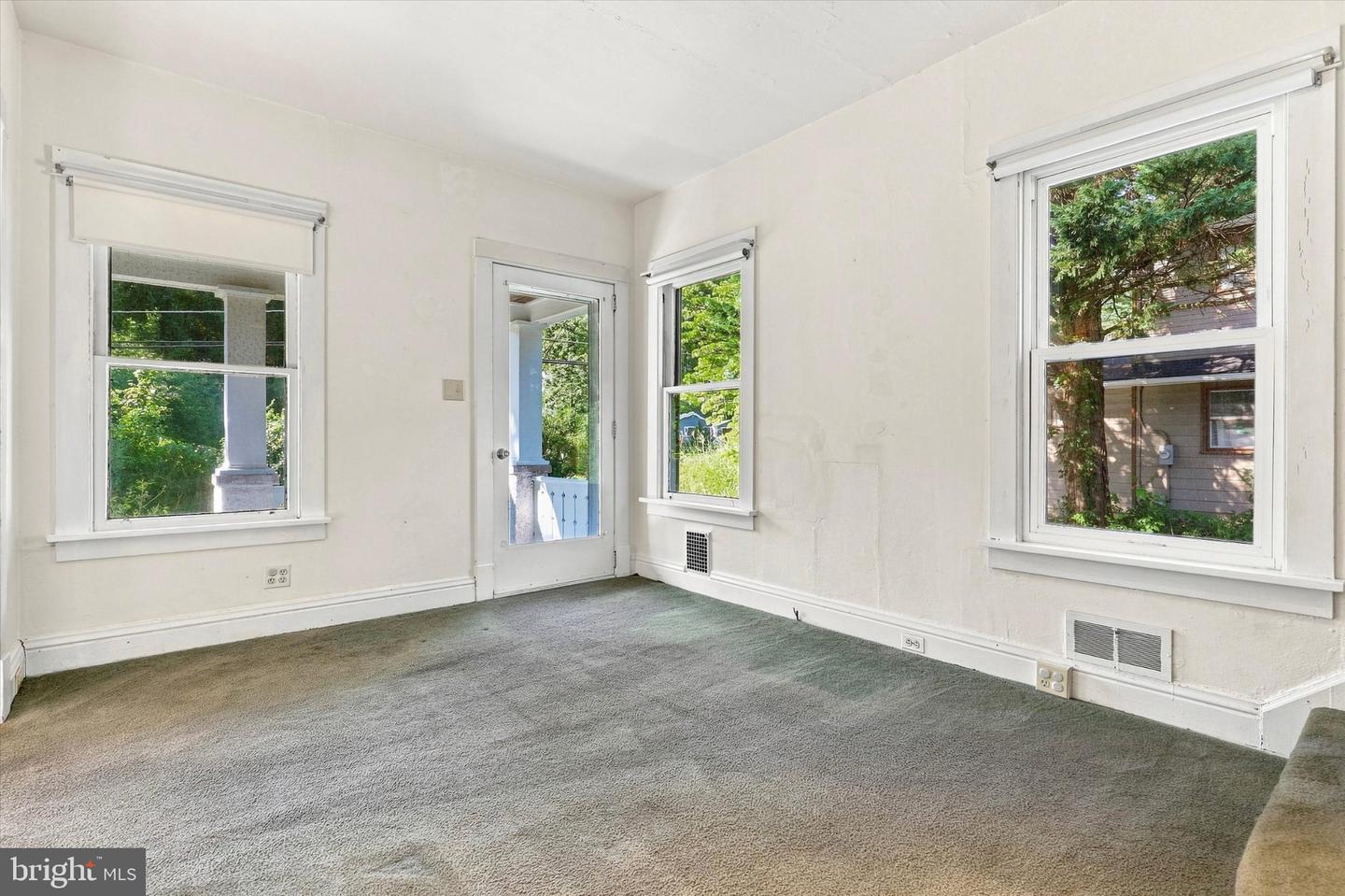 535 Valley Park Rd Property Photo 5